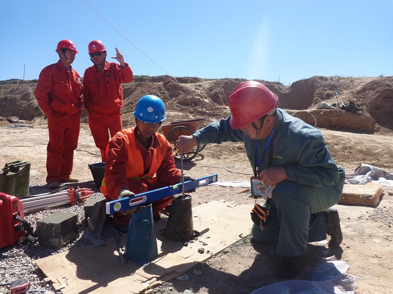 蒙天特高压线路全面开工并开始基础浇制