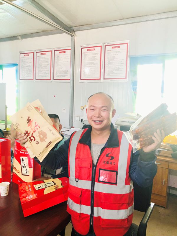 情满工地暖人心——集团工会慰问河南中部大区各项目部一线员工